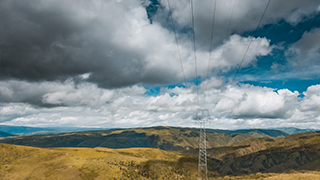 集中电源安全电压供电的高层住宅应急照明系统